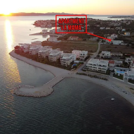 La Mama ゲストハウス 4*