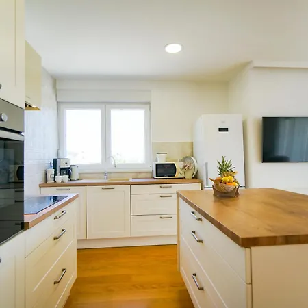 ゲストハウス La Mama