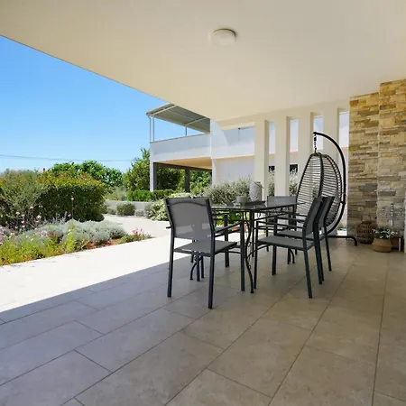 ゲストハウス La Mama