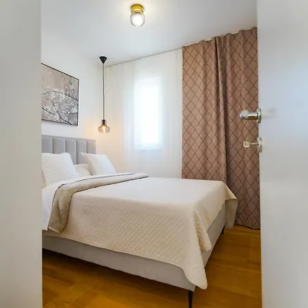 Guest house La Mama Sukosan